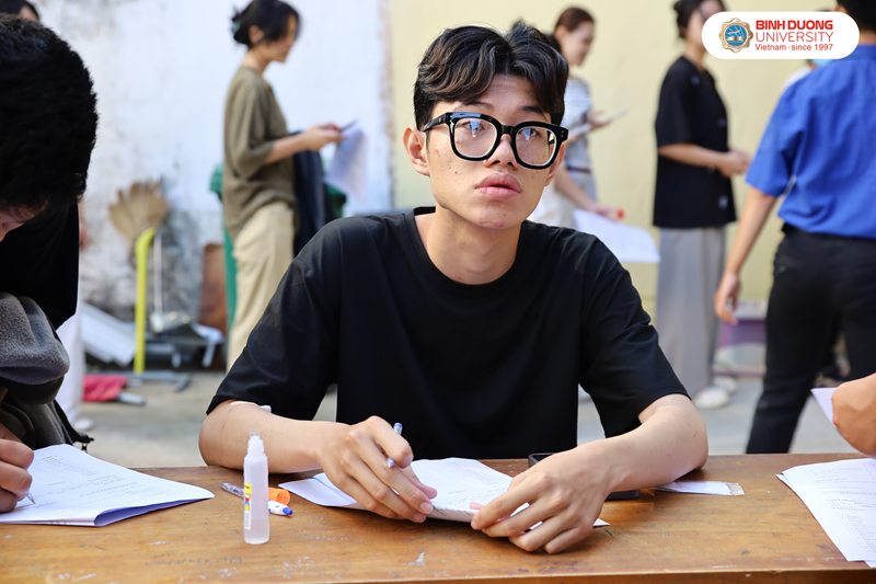 sinh vien k28 kham suc khoe (5)